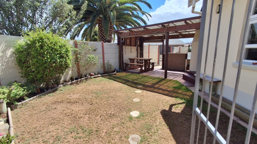 3 Bedroom Property for Sale in Stilbaai Wes Western Cape